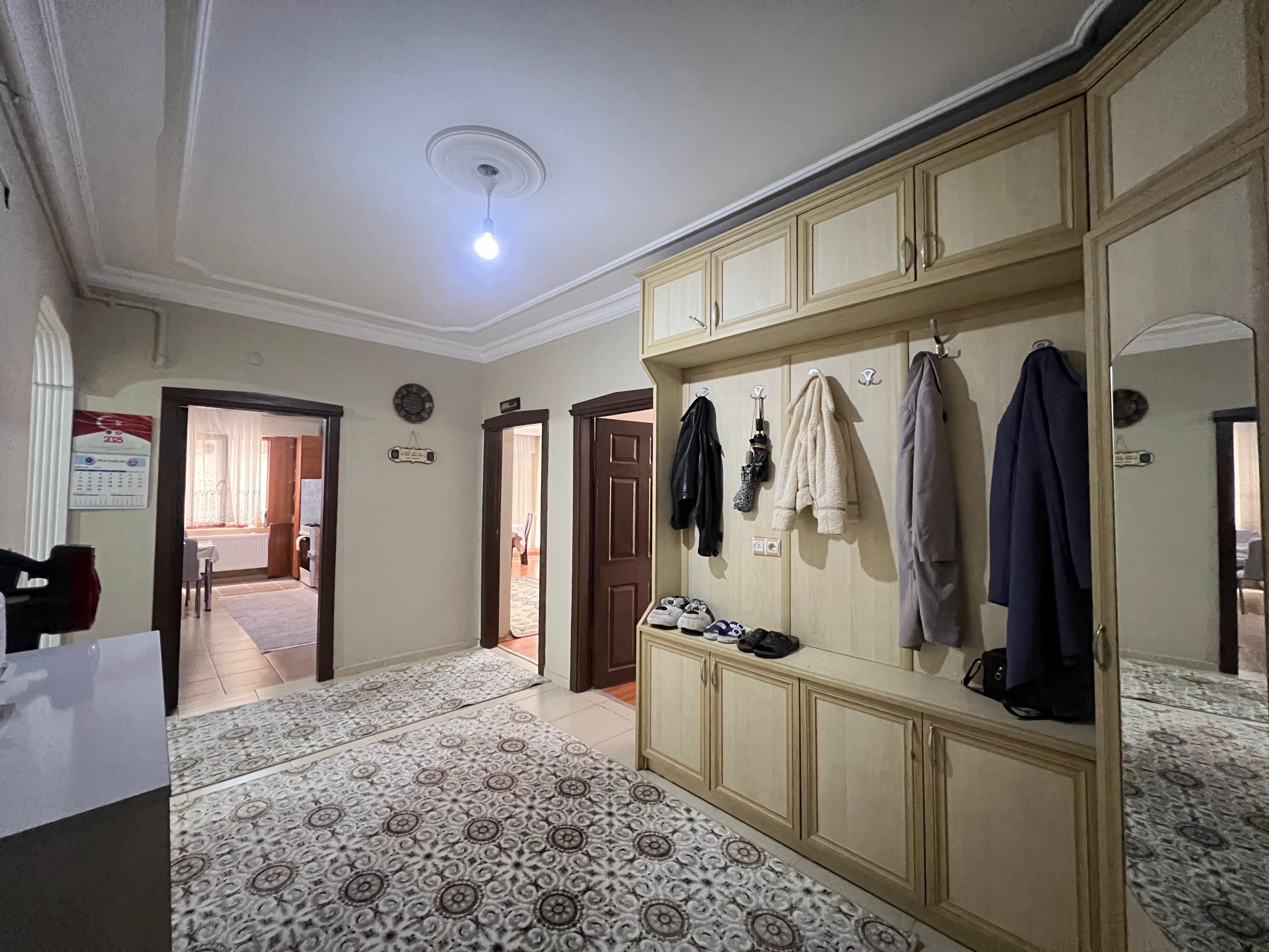 OFİS AKKOYUNLU 4.SOKAK'TA SATILIK 3+1 DAİRE