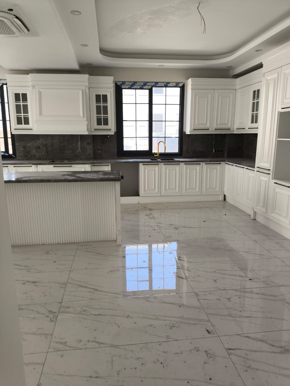 MAKRO LİFE GAYRİMENKUL'DEN 450 EVLER CİVARI SATILIK LÜKS TRİPLEX VİLLA