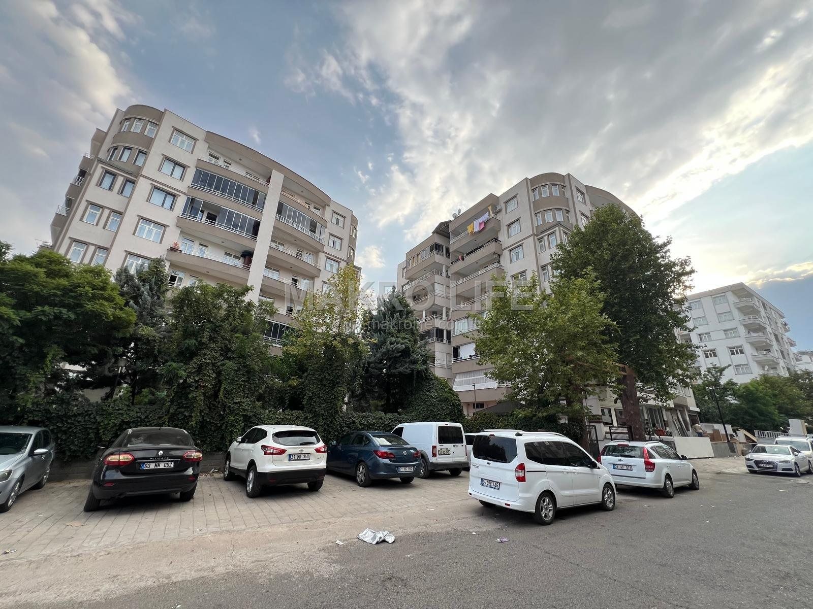 KAYAPINAR BELEDİYESİ ARKASI SATILIK 3+1 YÜKSEK GİRİŞ