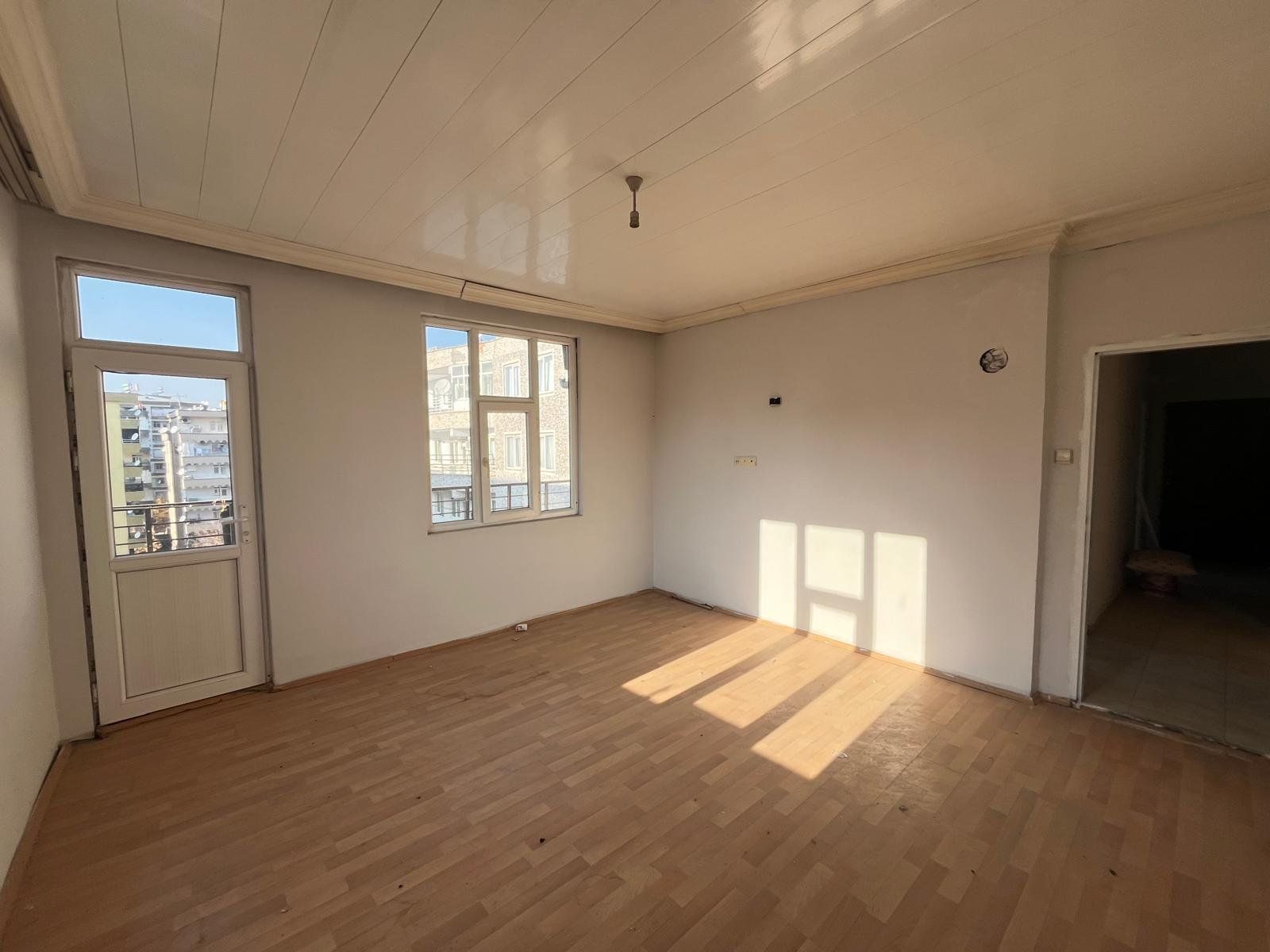 HUZUREVLERİNDE SATILIK 2+1 DAİRE