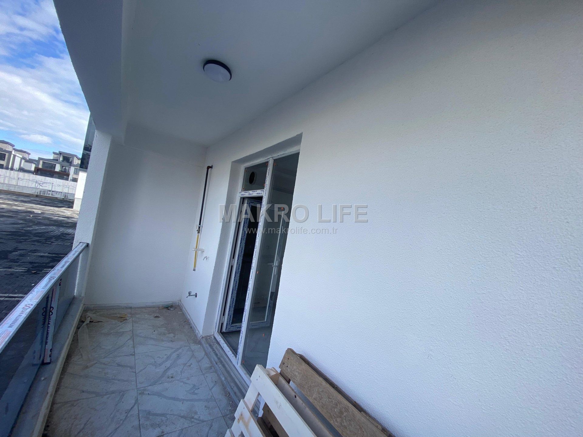 ŞEHİR HASTANESİ CİVARI SATILIK 1+1 DAİRE
