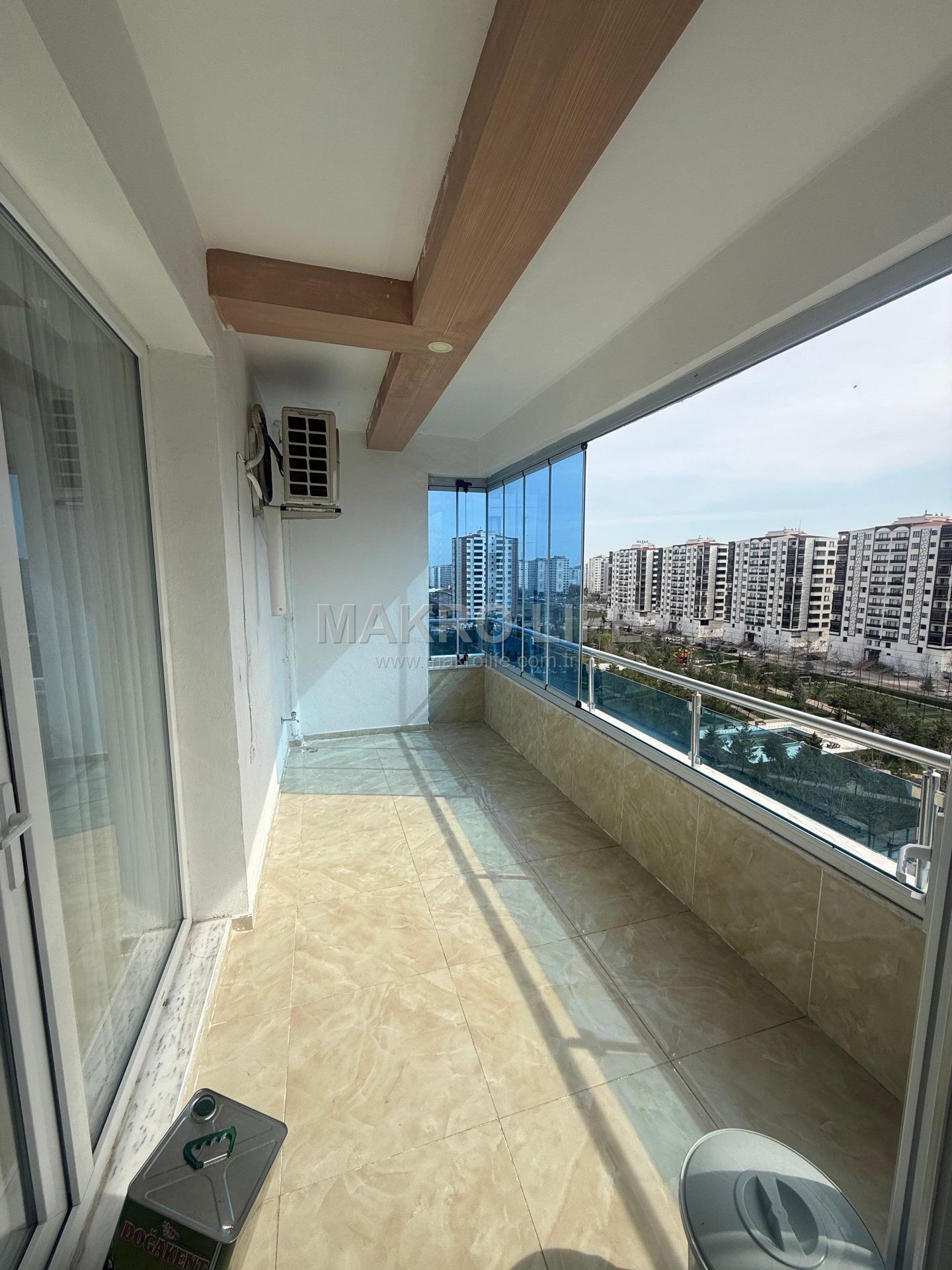 SATILIK STADYUM YOLU ÜZERİNDE 3+1 SATILIK FIRSAT DAİRE