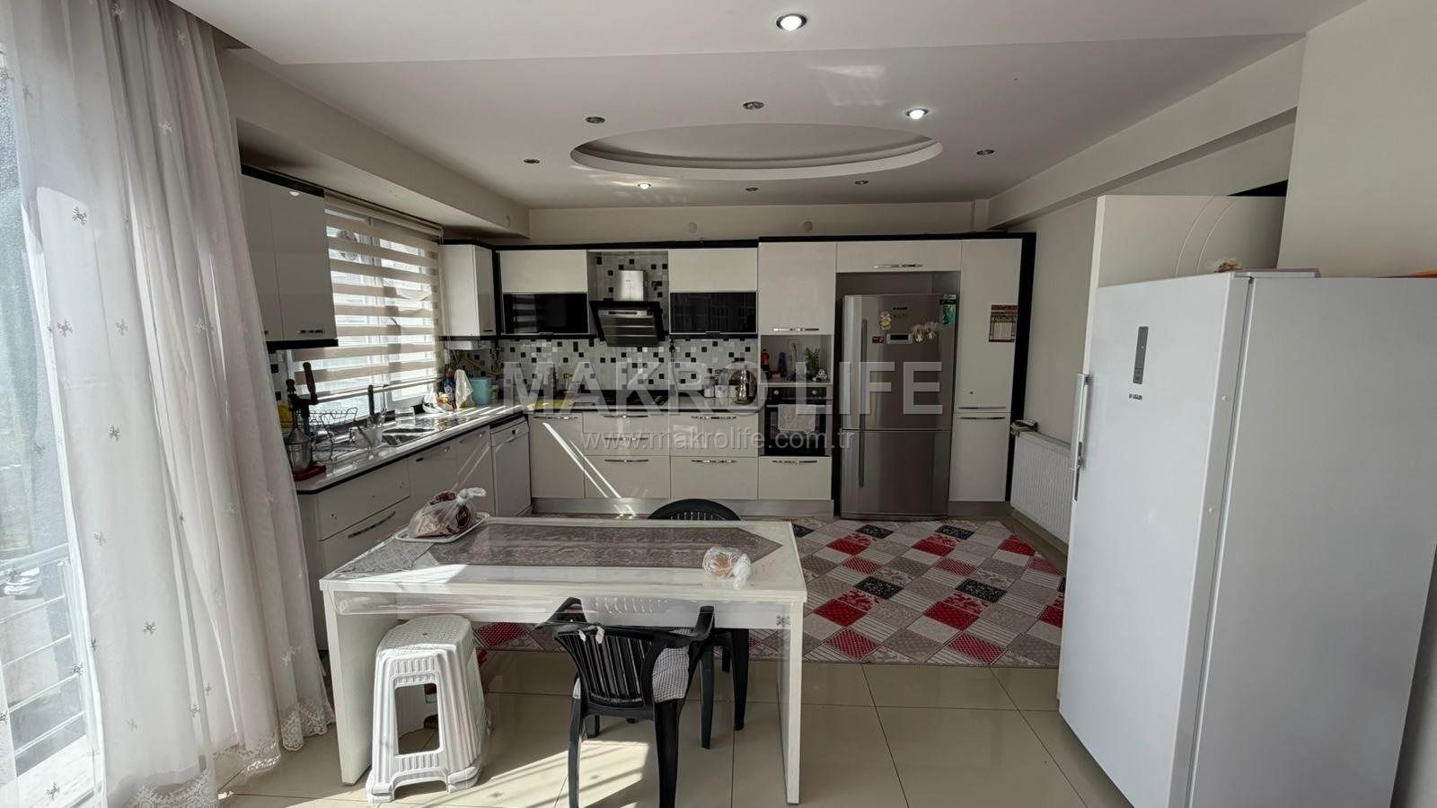 STADYUM YOLUNDA 4,5+1 LÜKS SATILIK DAİRE