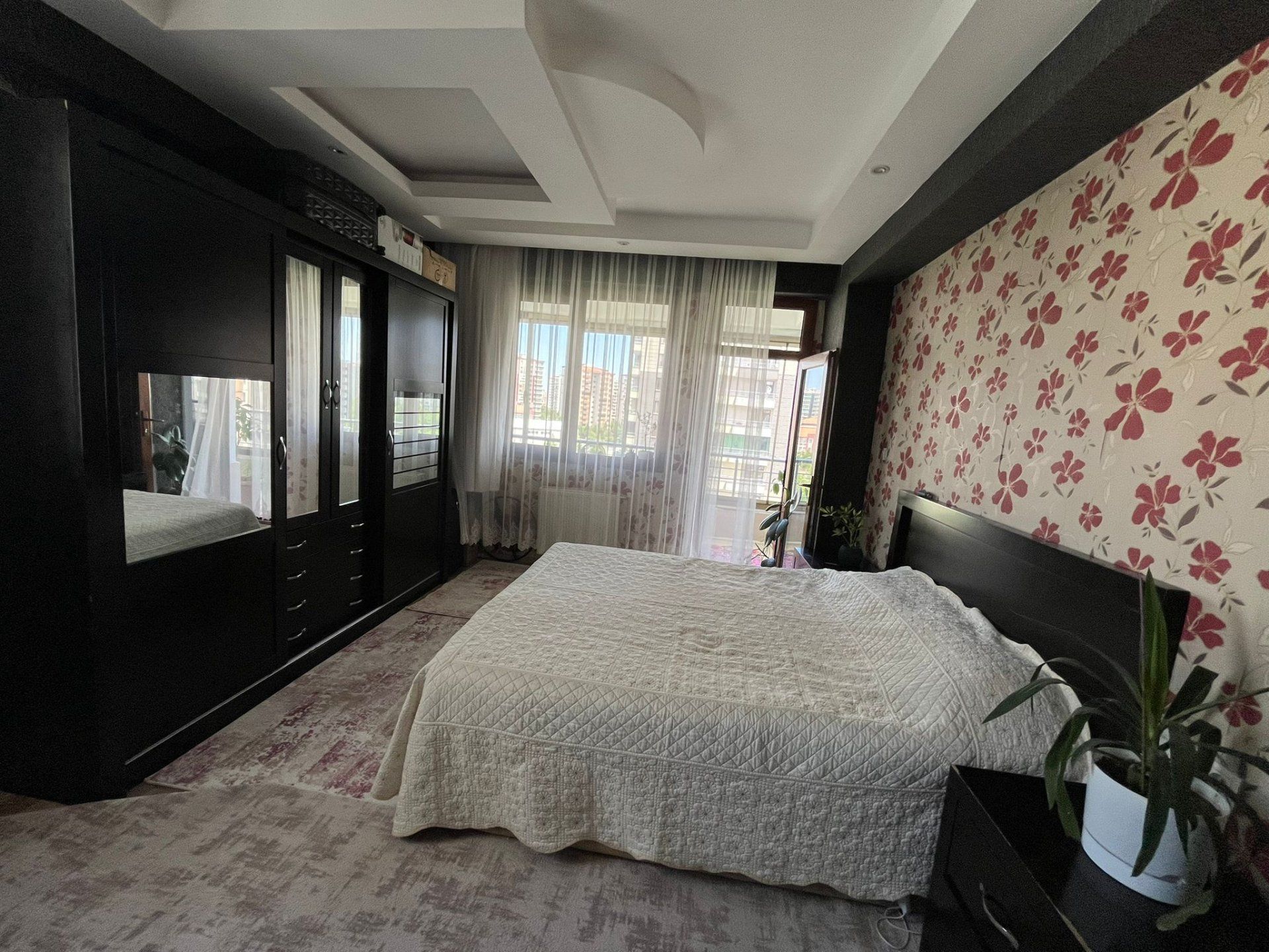 RADİSON OTEL ARKASI LAVANTA PARKI YANI SATILIK 4+1 FIRSAT DAİRE