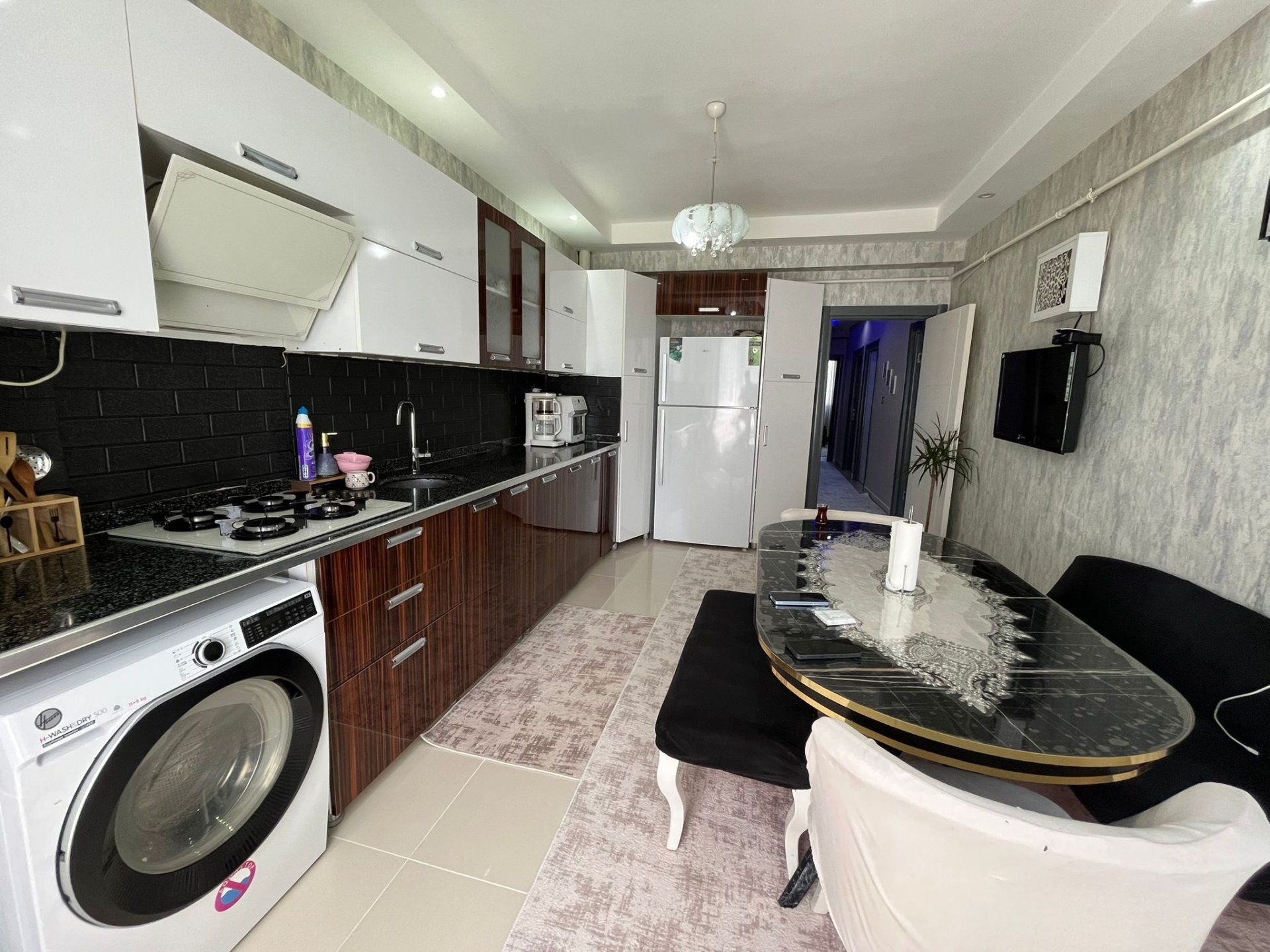 RADİSON OTEL ARKASI LAVANTA PARKI YANI SATILIK 4+1 FIRSAT DAİRE