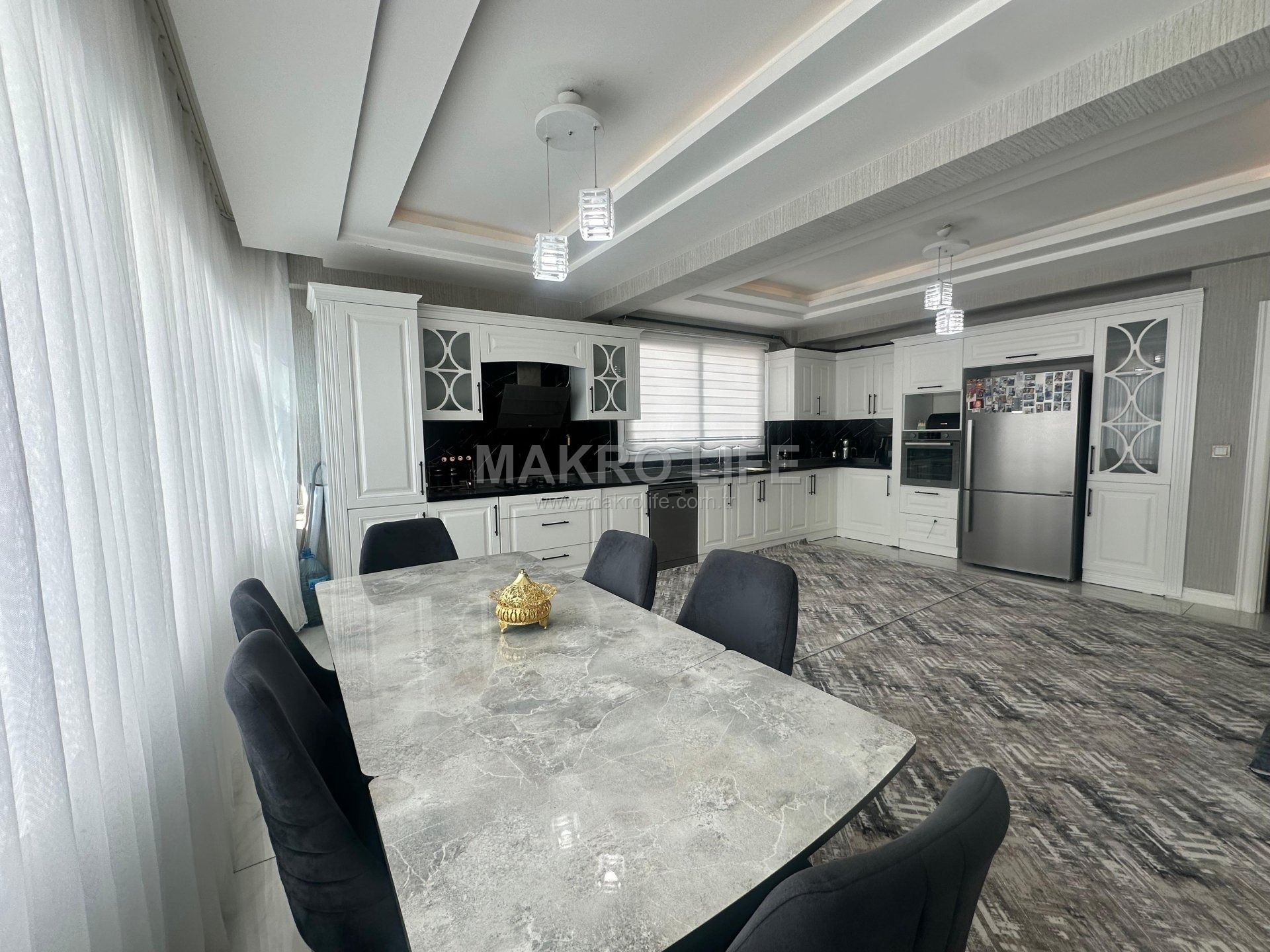 ARAM TİGRAN'DA 3,5+1 SATILIK DAİRE