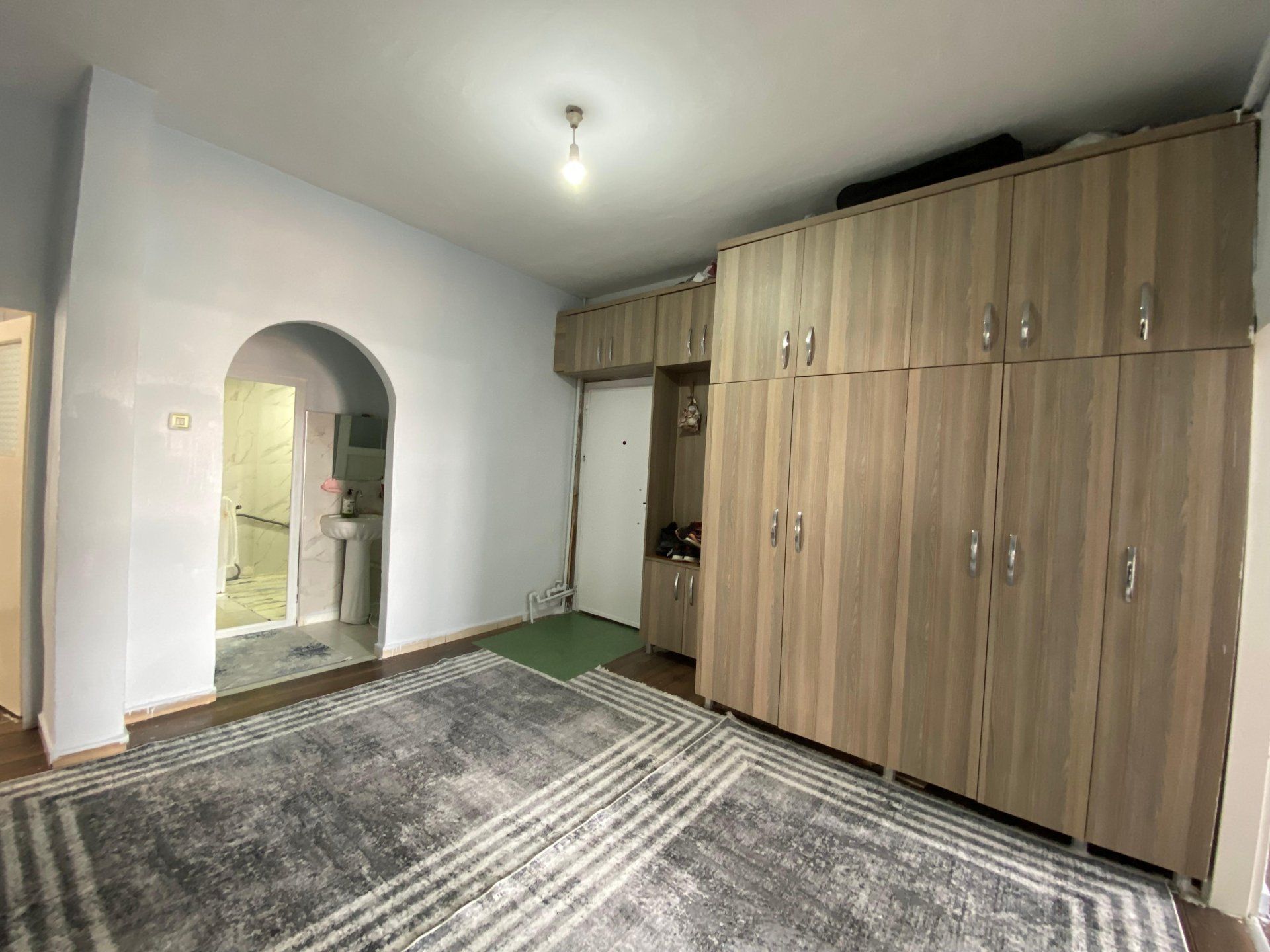 HUZUREVLERİ MEKKE CAMİ CİVARI 3+1 SATILIK DAİRE