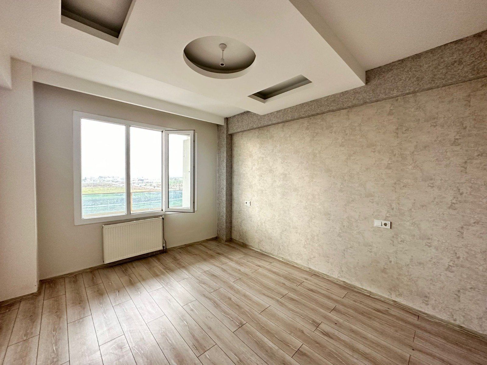 BAĞCILAR'DA SATILIK BAKIMLI 2+1 LÜKS DAİRE