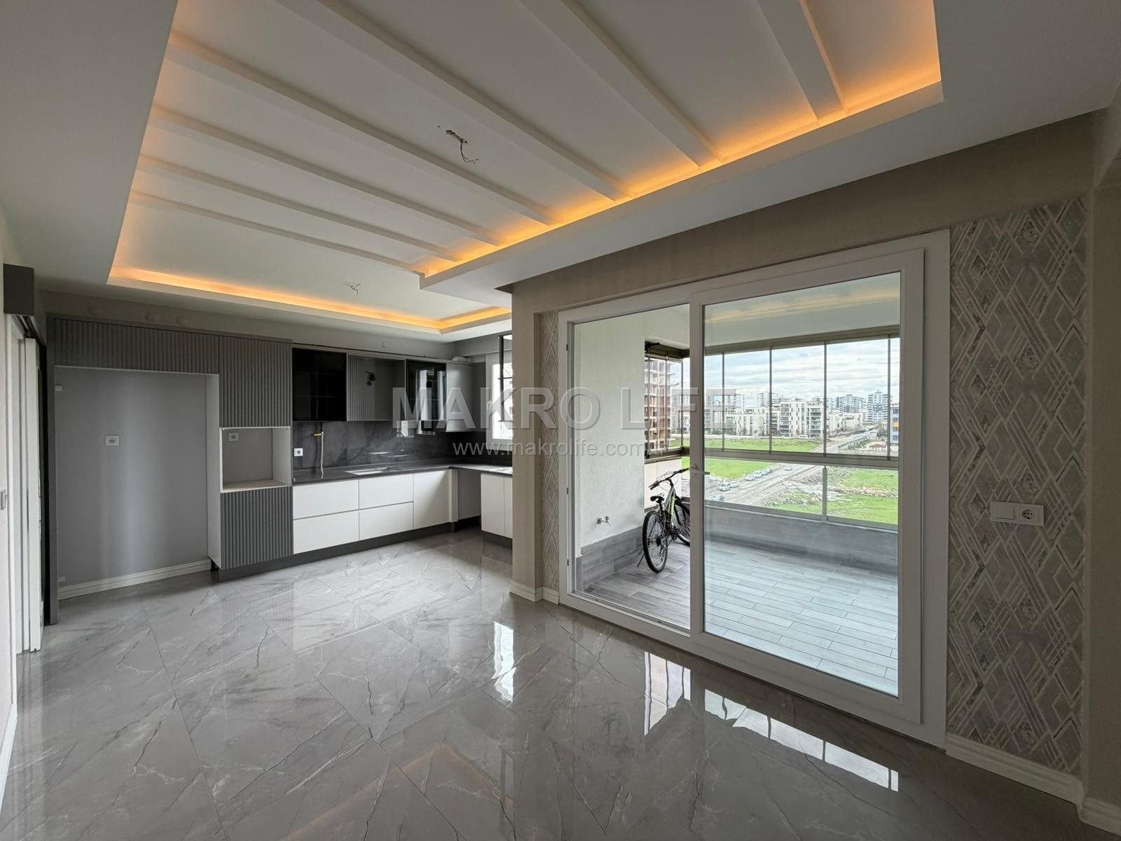 WİNSTON AWM ARKASINDA SATILIK BOŞ 3,5+1 LÜX DAİRE