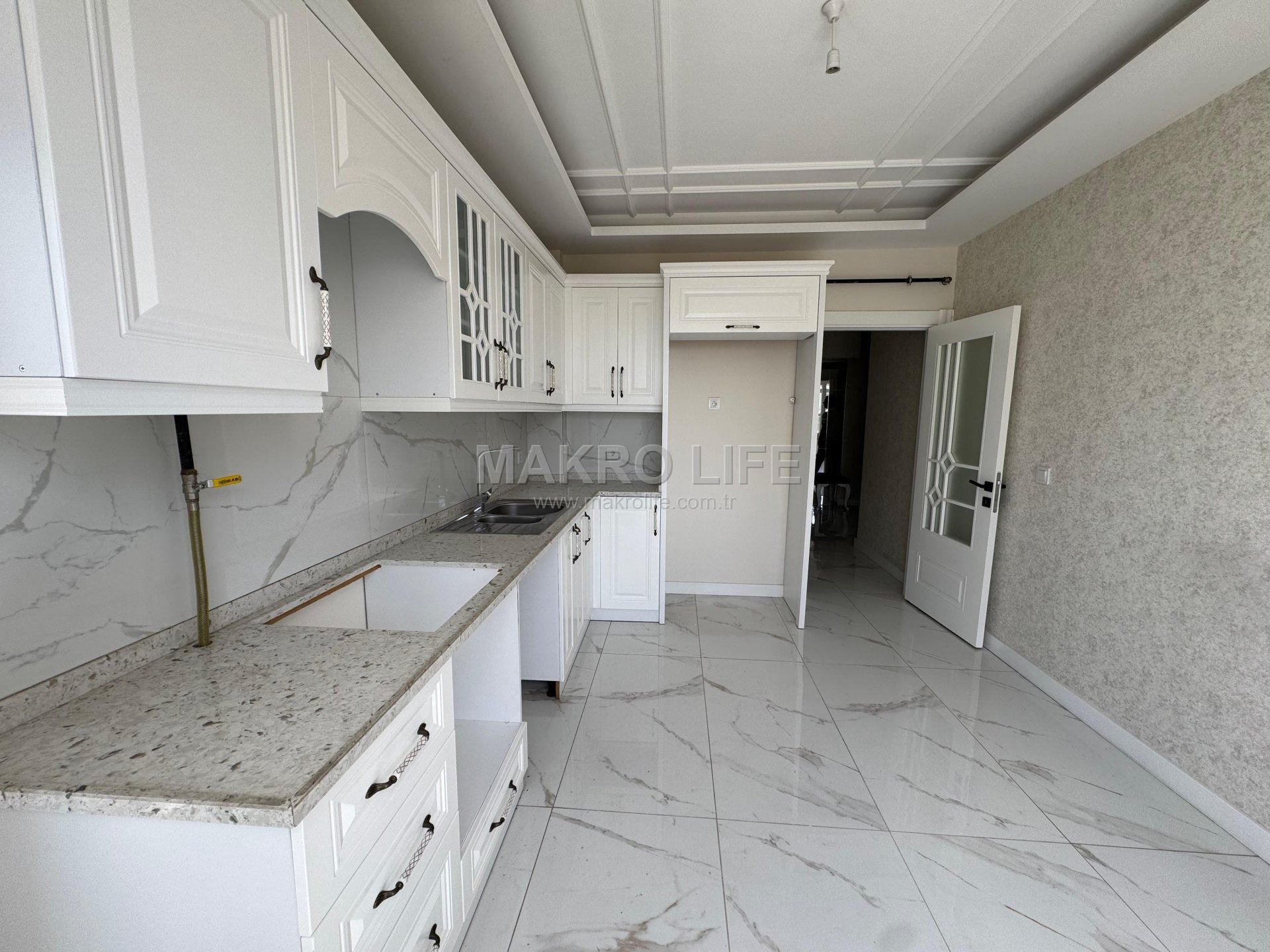 URFA YOLU ÜZERİNDE 3+1 BOŞ TAŞINMAYA HAZIR DAİRE
