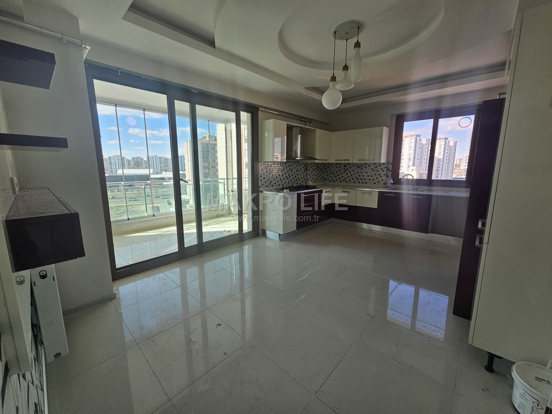 LUNAPARK KARŞISI ACİL SATILIK FIRSAT 4+1 DAİRE