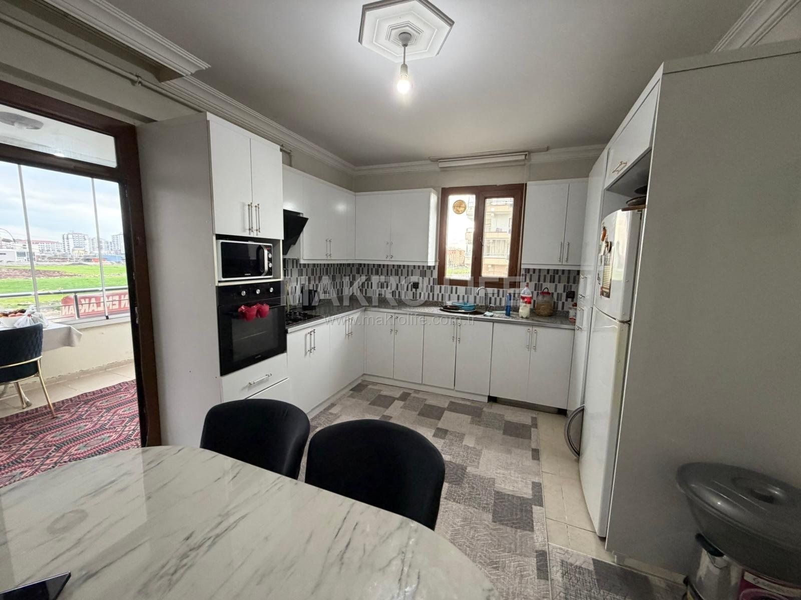 ÜÇKUYULARDA SİTELİ YAPILI 3+1 SATILIK DAİRE