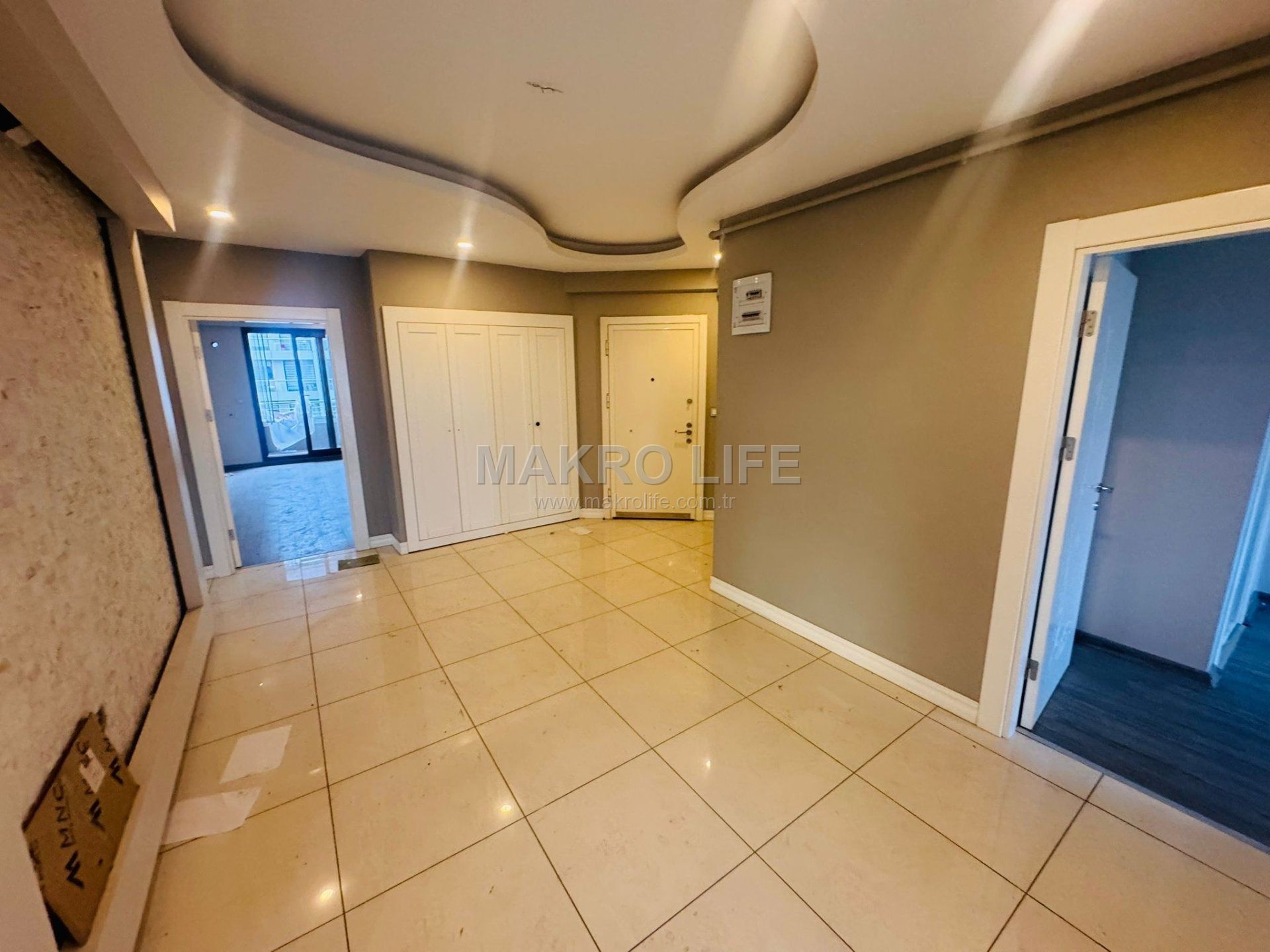 SATILIK URFA YOLU METRO AVM ARKASINDA TAŞINMAYA HAZIR 5+1 DAİRE