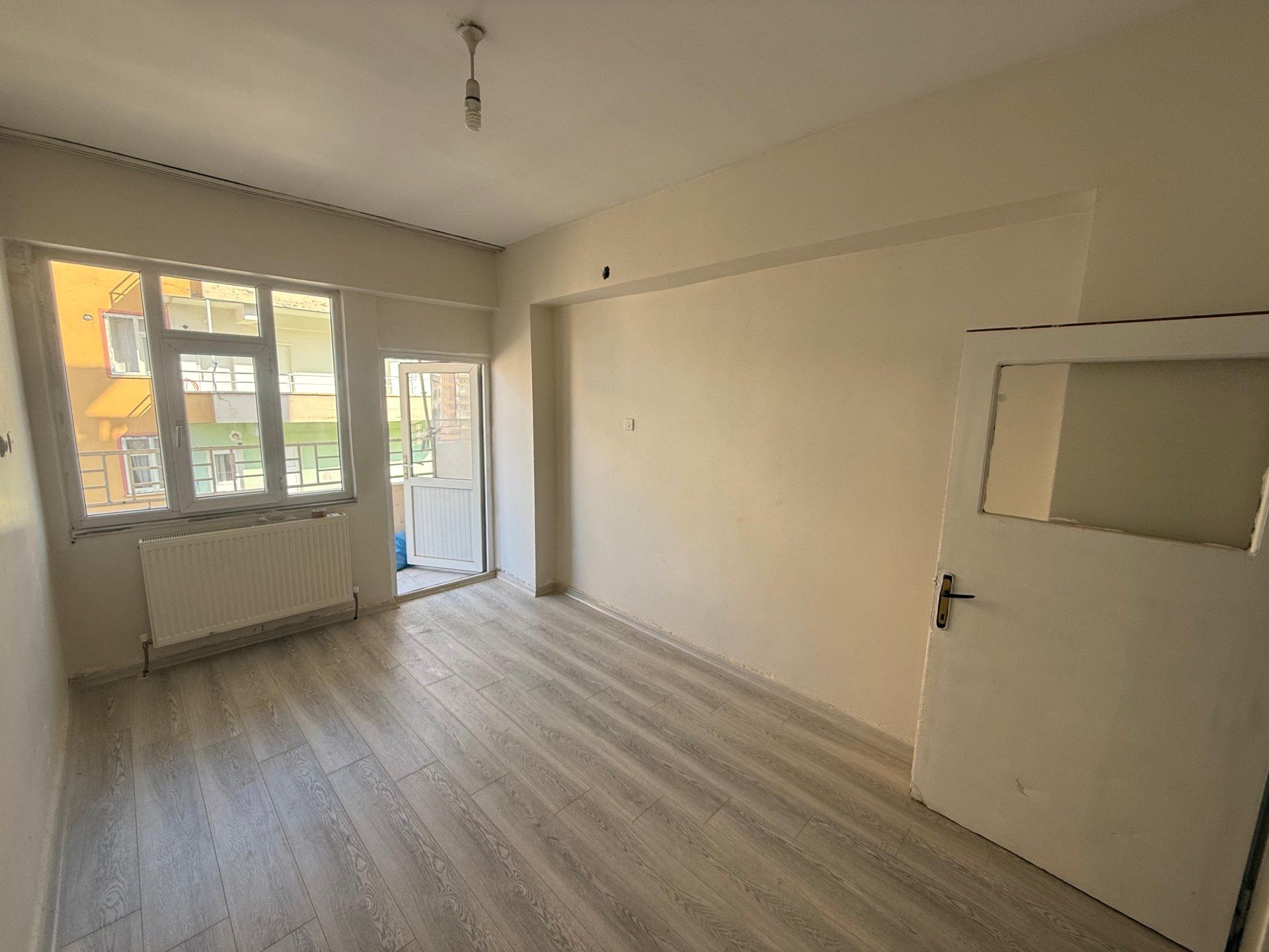 HUZUREVLERİ KELEBEK FIRIN CİVARI 2+1 SATILIK DAİRE