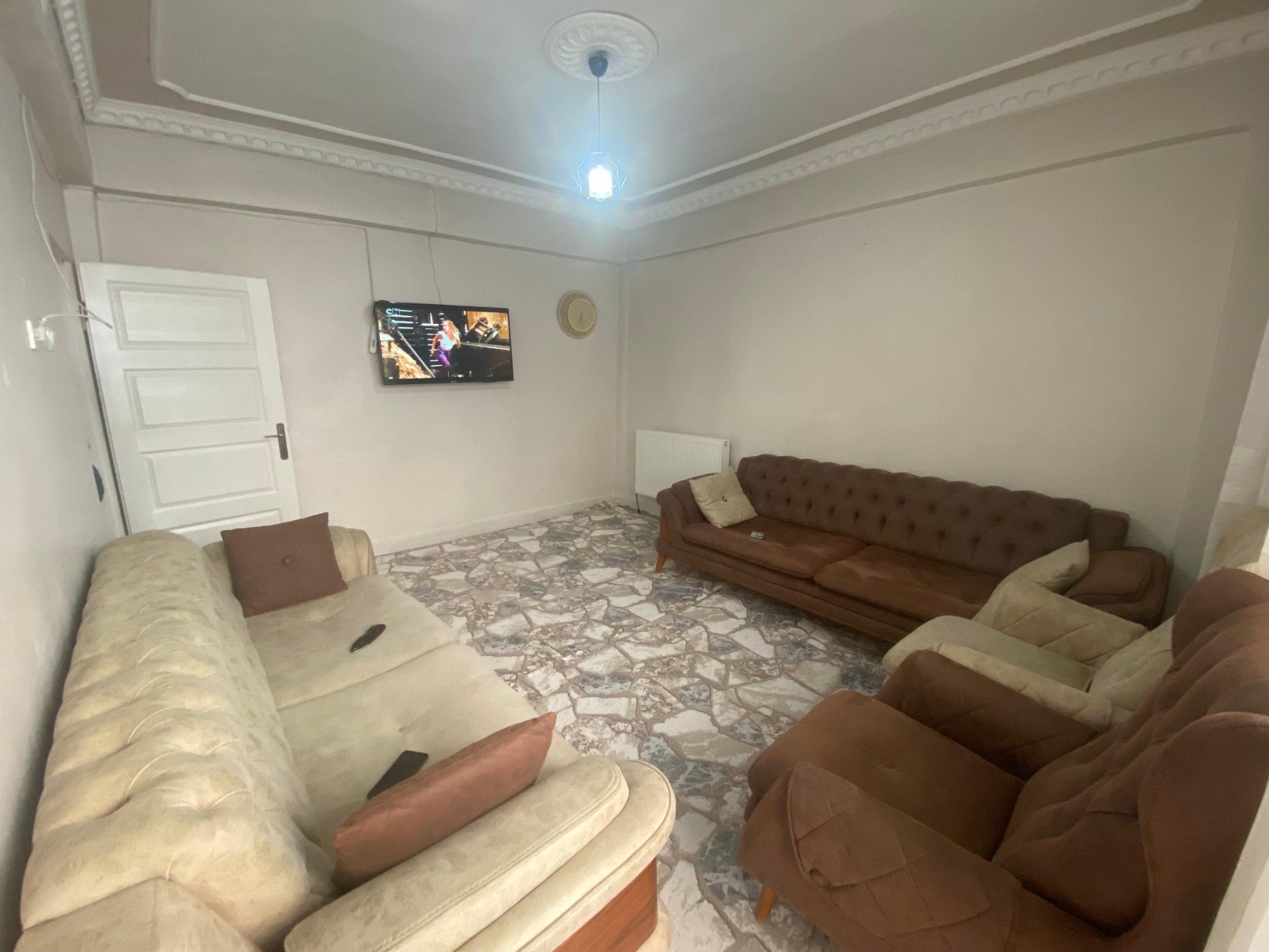 BAĞLAR 5 NİSANDA SATILIK MASRAFLI 2+1 DAİRE