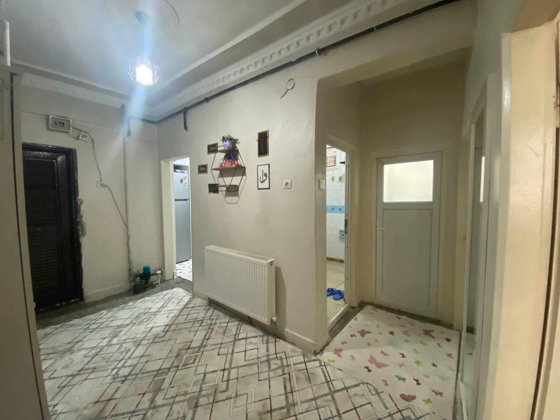 BAĞLAR 5 NİSANDA SATILIK MASRAFLI 2+1 DAİRE