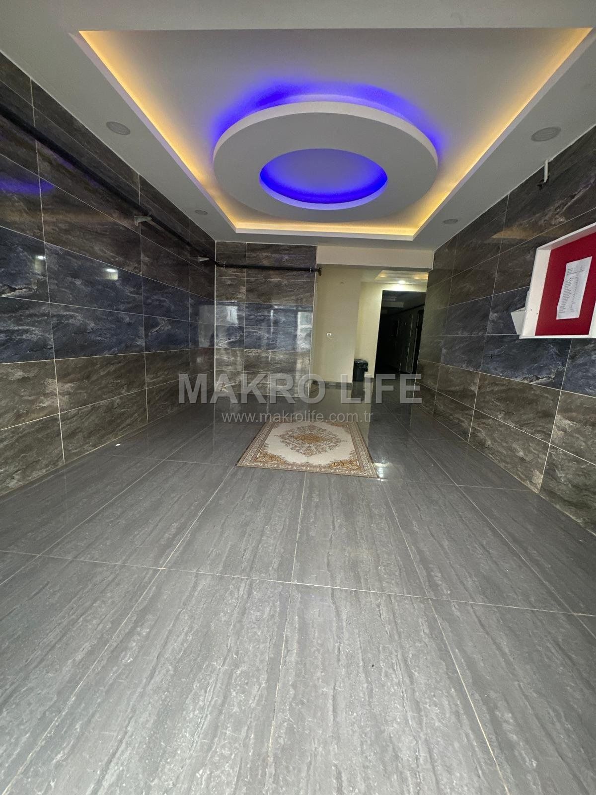 BAĞCILARIN EN GÖZDE NOKTASINDA ANA CADDE ÜZERİ FIRSAT DAİRE!