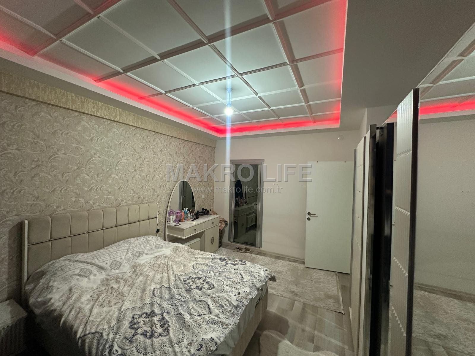 BAĞCILARIN EN GÖZDE NOKTASINDA ANA CADDE ÜZERİ FIRSAT DAİRE!