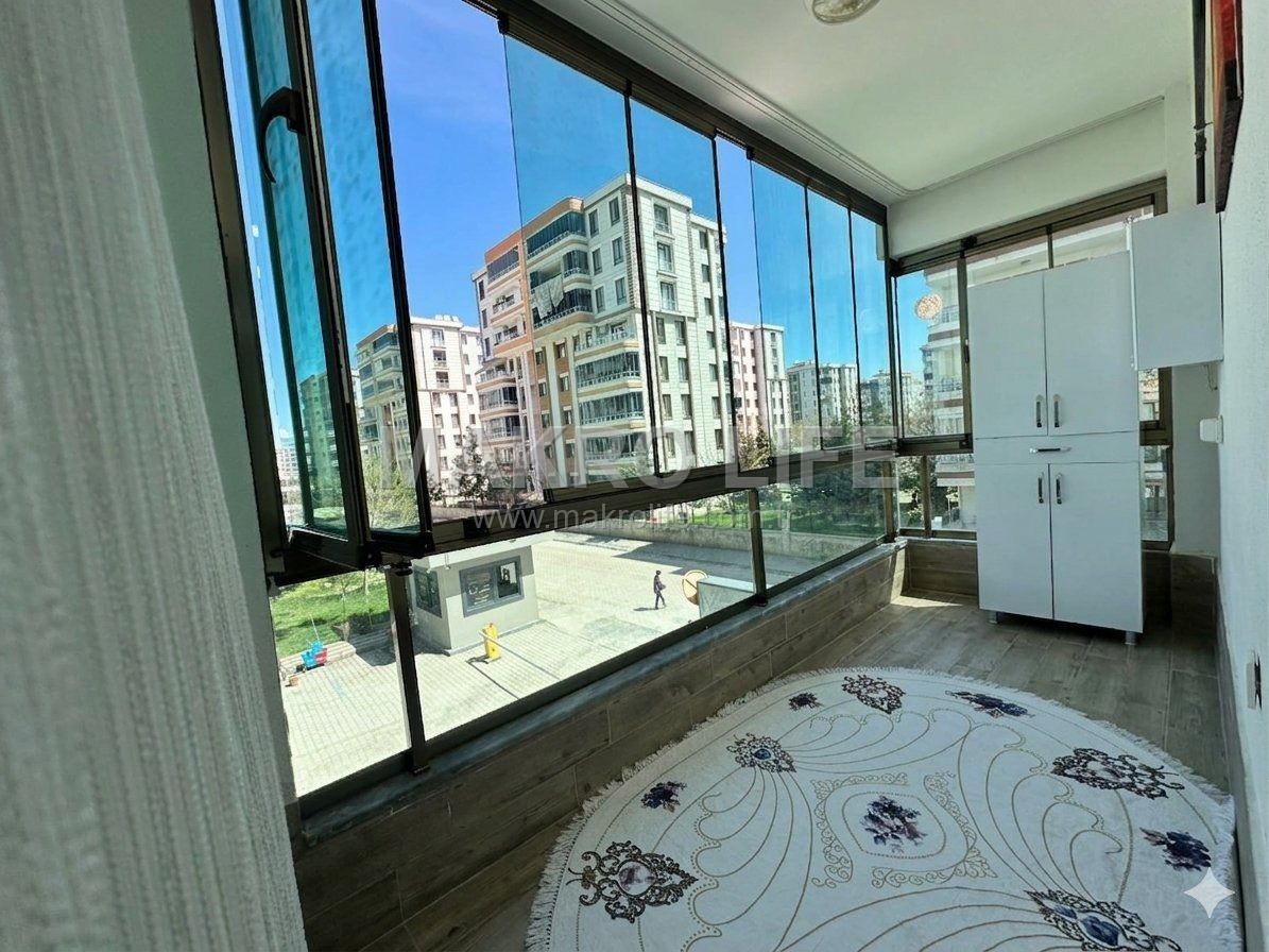 YETİŞAN ALIR! BAĞCILAR NEVRUZ ALANI BİTİŞİĞİNDE 2.5+1 100 M2 FIRSAT DAİRE