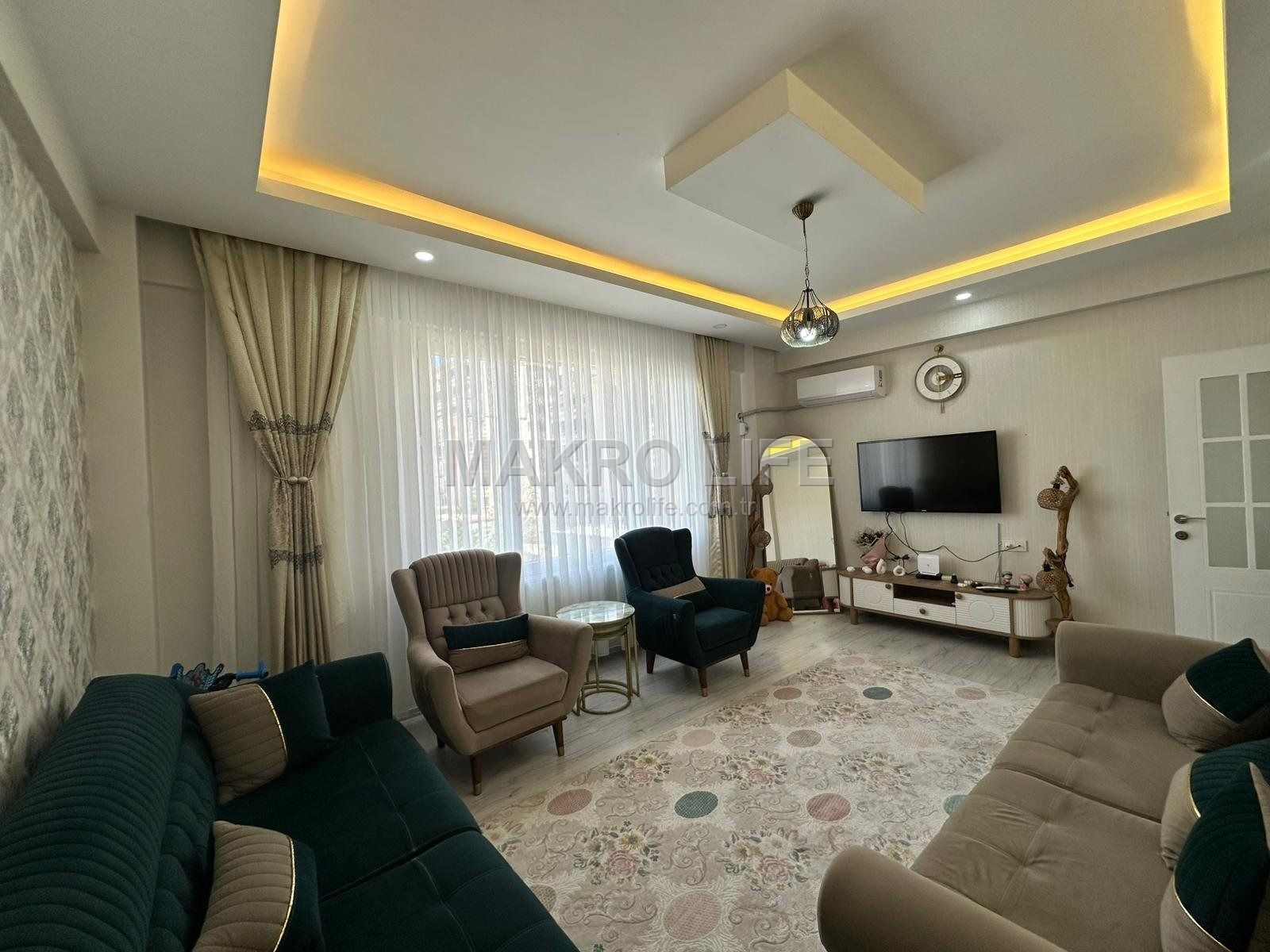 YETİŞAN ALIR! BAĞCILAR NEVRUZ ALANI BİTİŞİĞİNDE 2.5+1 100 M2 FIRSAT DAİRE
