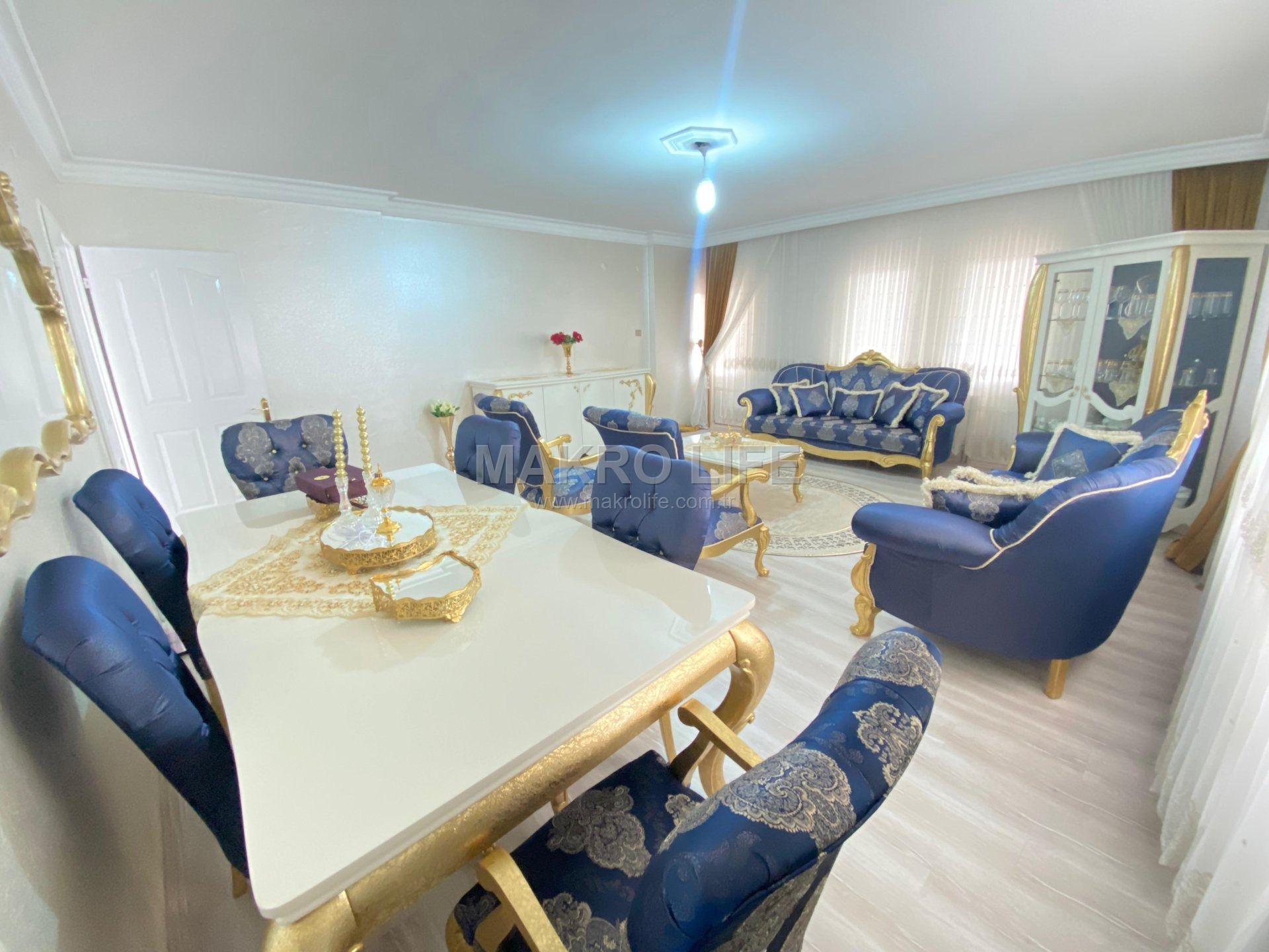 MEDYA KAVŞAĞINDA ANA CADDE ÜZERİ 3+1 BAKIMLI SATILIK DAİRE