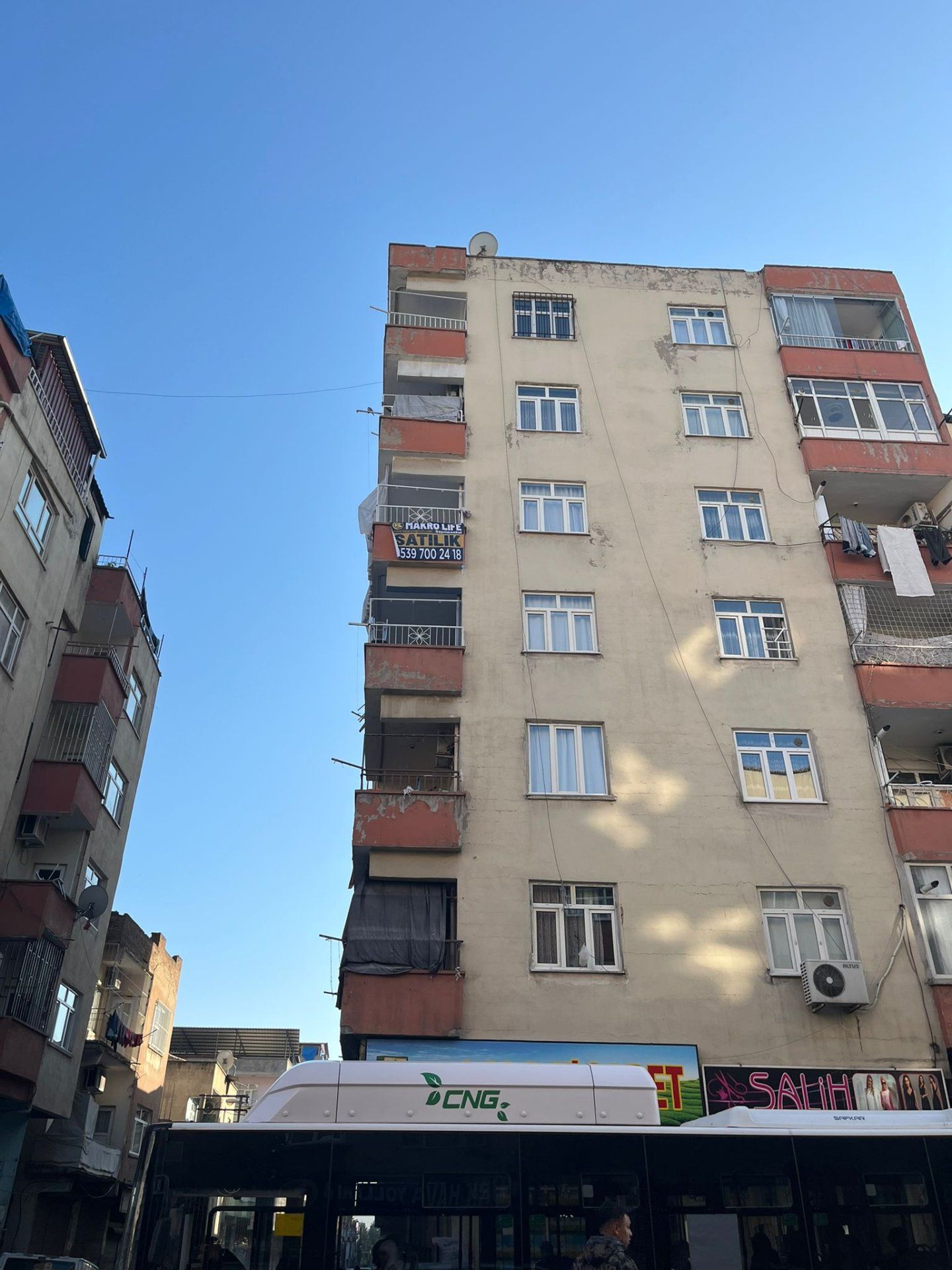 KURU ÇEŞME'DE KAVŞAĞINDA SATILIK DAİRE