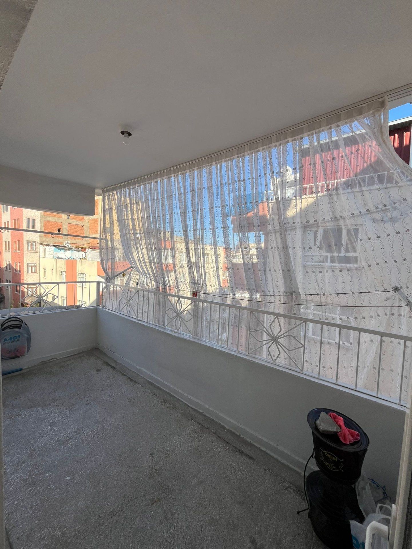 KURU ÇEŞME'DE KAVŞAĞINDA SATILIK DAİRE