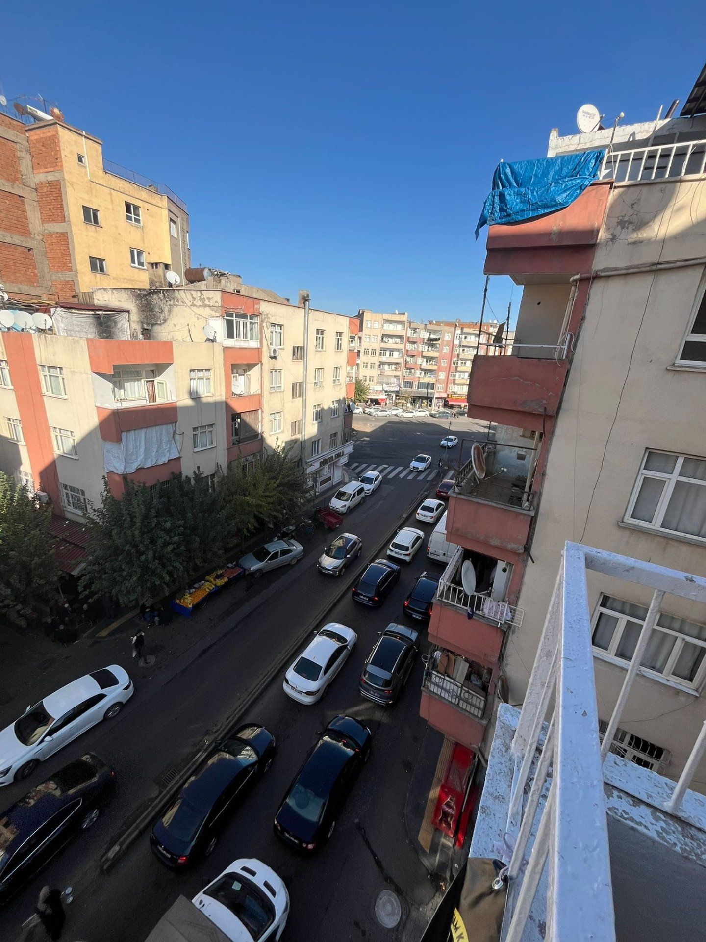 KURU ÇEŞME'DE KAVŞAĞINDA SATILIK DAİRE
