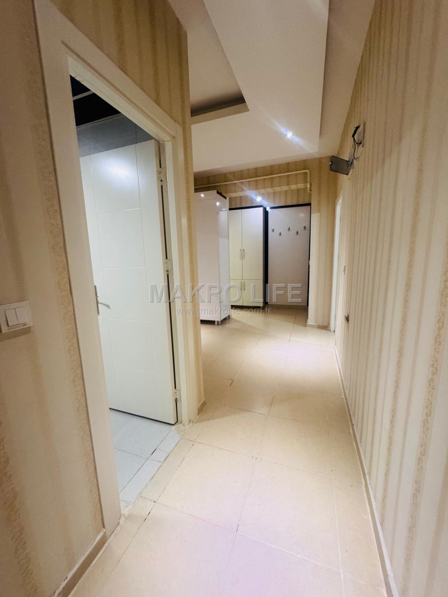 FABRİKA MAHALLESİNDE 2 DAİRE ÜZERİ KİRALIK 3+1 DAİRE