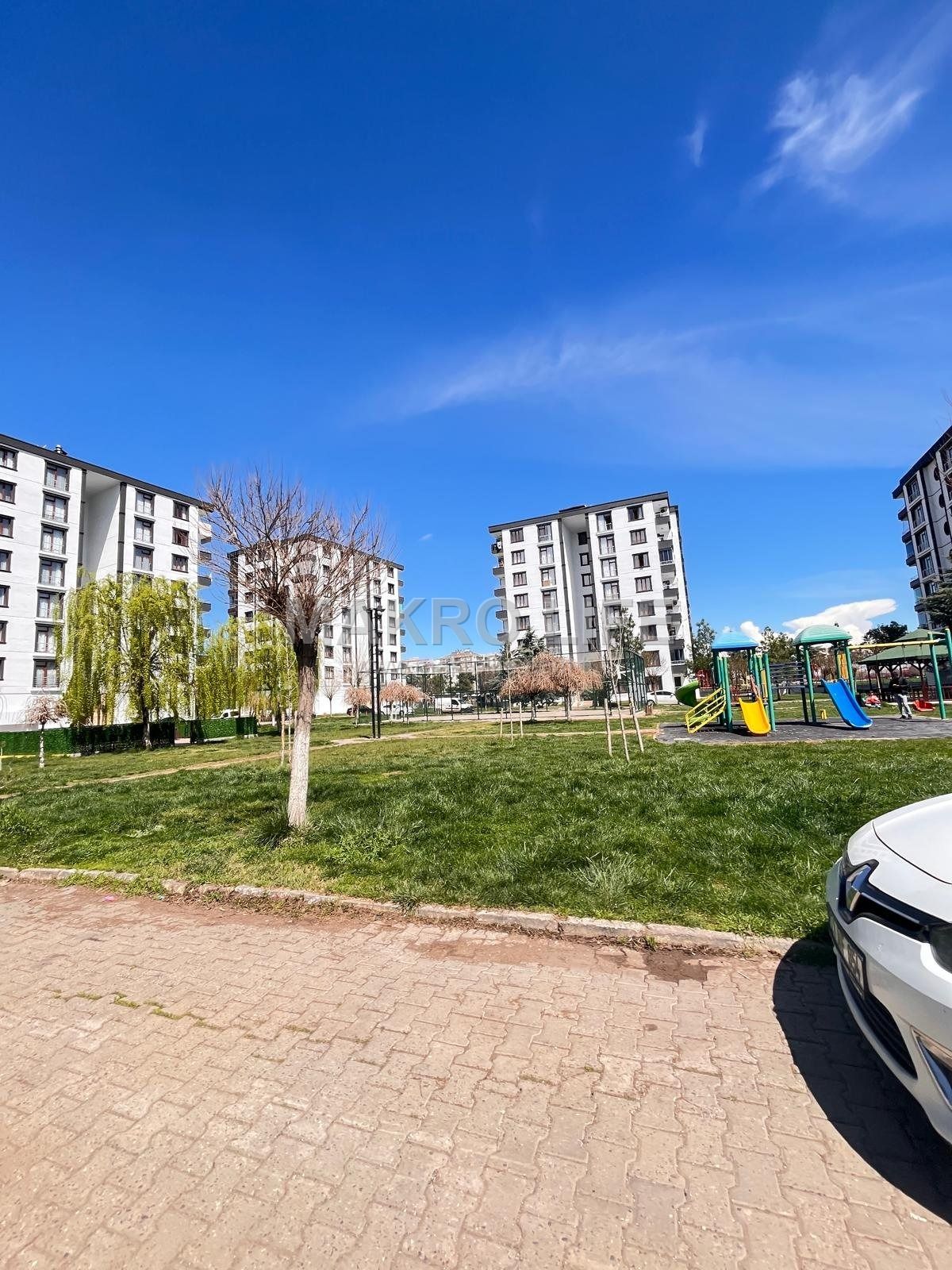 BAĞCILARDA SIFIR AYARINDA 4+1 SATILIK DAİRE