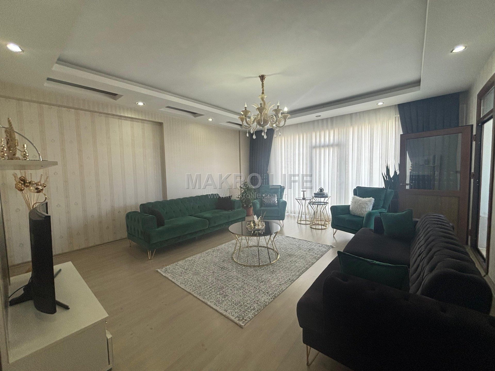 BAĞCILARDA SIFIR AYARINDA 4+1 SATILIK DAİRE
