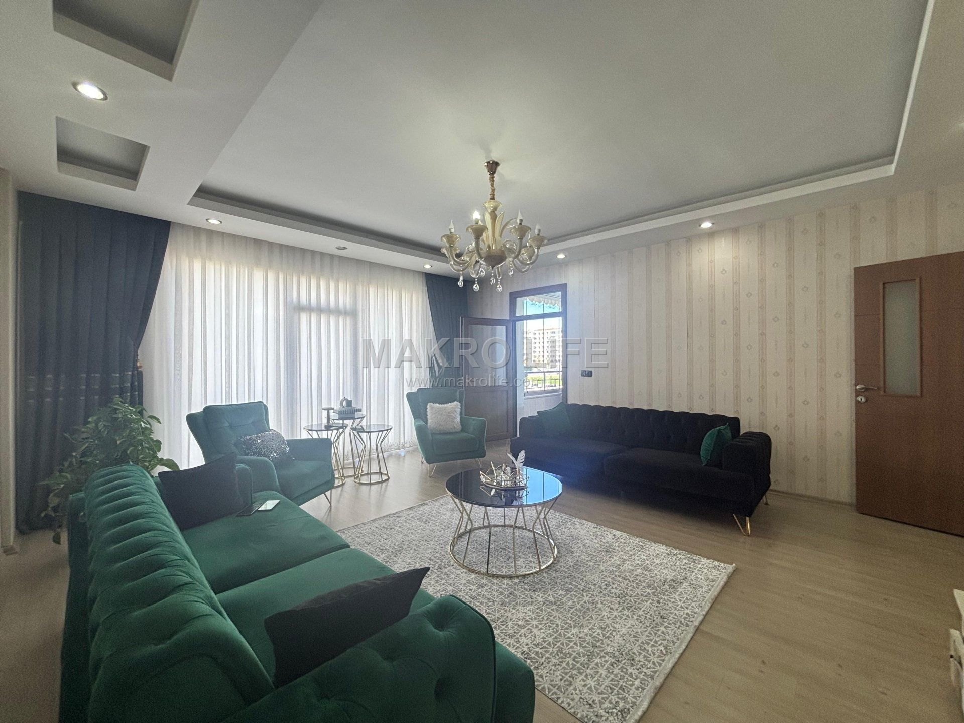 BAĞCILARDA SIFIR AYARINDA 4+1 SATILIK DAİRE