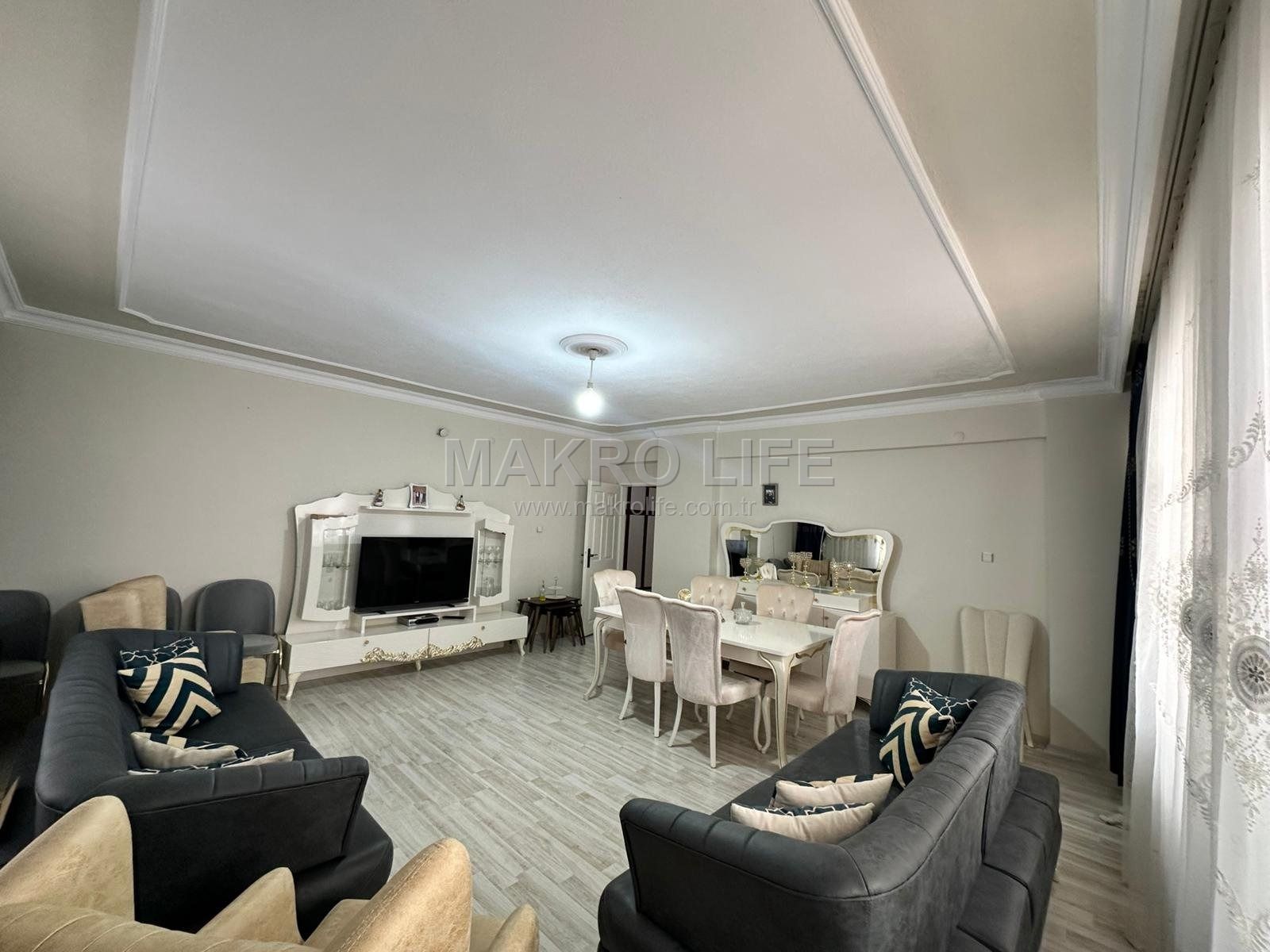 METROPOL MERKEZİ KONUMDA SATILIK 3+1 GENİŞ FERAH DAİRE