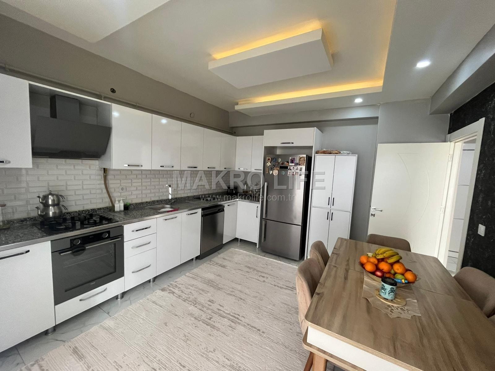 BAĞCILAR HESKİF CADDESİNDE 3+1 ARA KAT SATILIK FIRSAT DAİRE