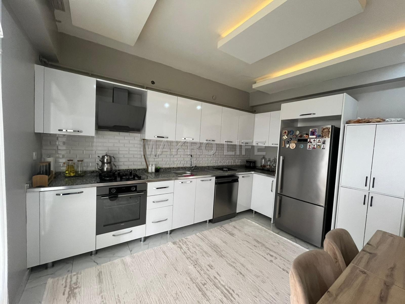 BAĞCILAR HESKİF CADDESİNDE 3+1 ARA KAT SATILIK FIRSAT DAİRE