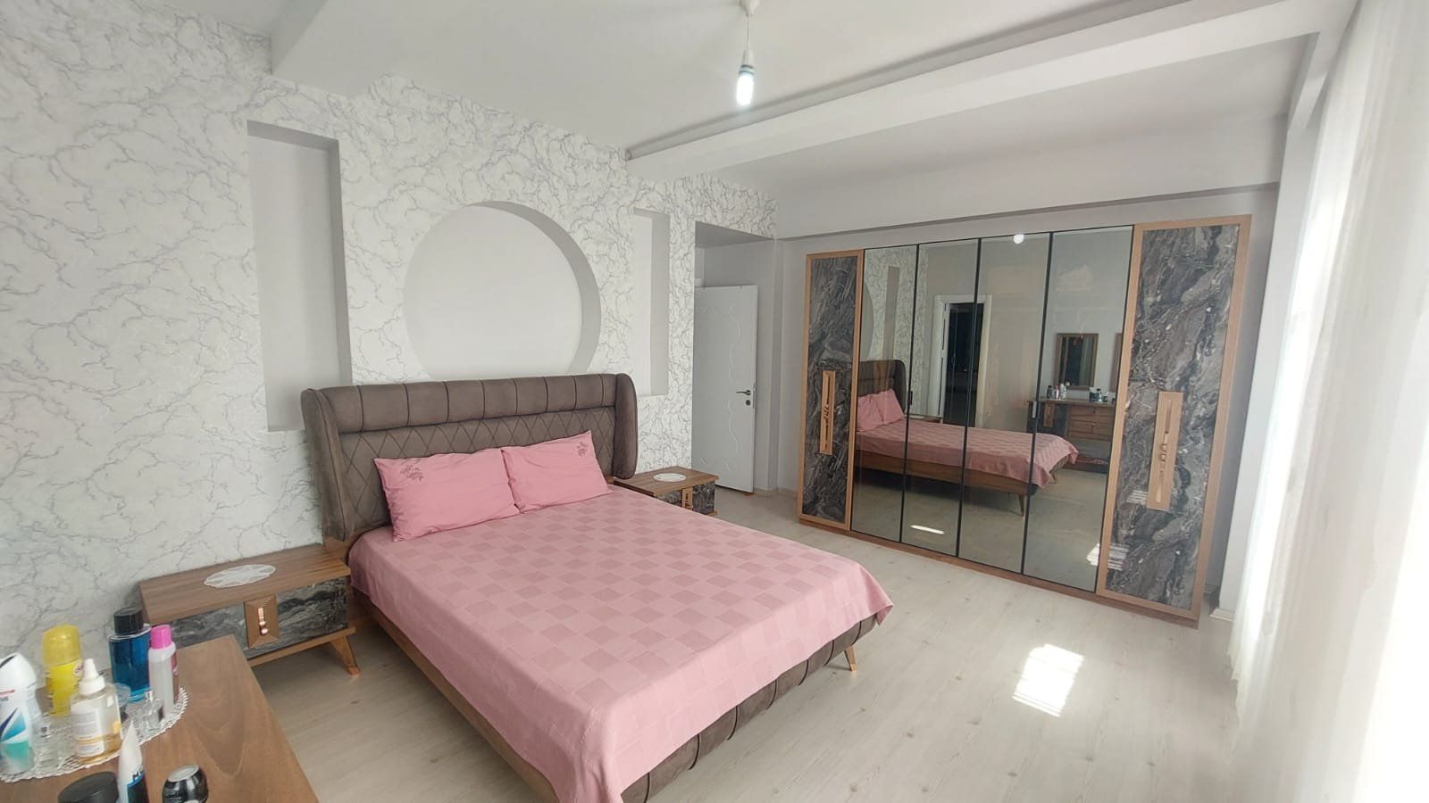 ACİL SATILIKKAYAPINAR SPOR PARKI MANZARALI 4+1 LÜKS DAİREMİZ SATIŞTADIR